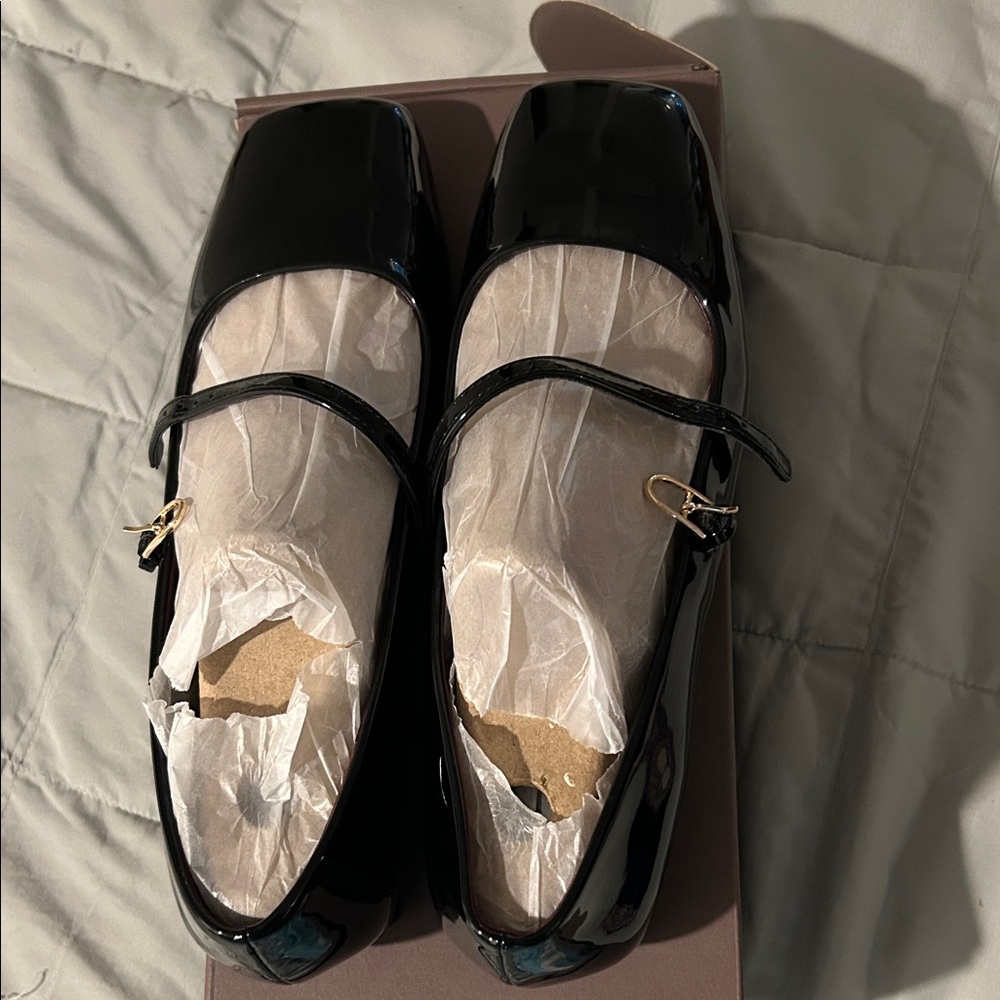Frank Sarto Tinsley,  new black patent leather Mary Jane’s